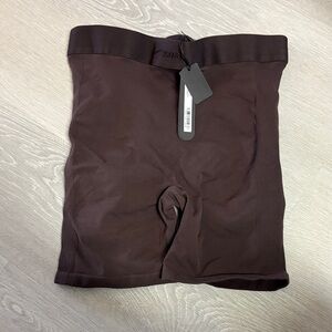 Skims Nike Vintage Seamless shorts